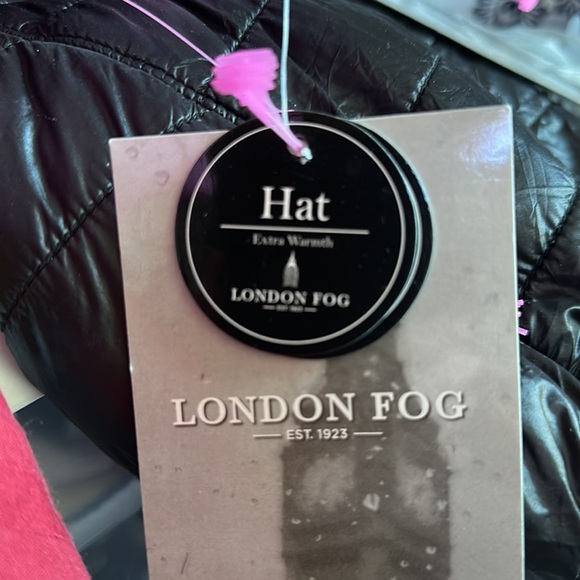 NWT LONDON FOG 12months puffer coat with hood plus beanie - Picture 9 of 9